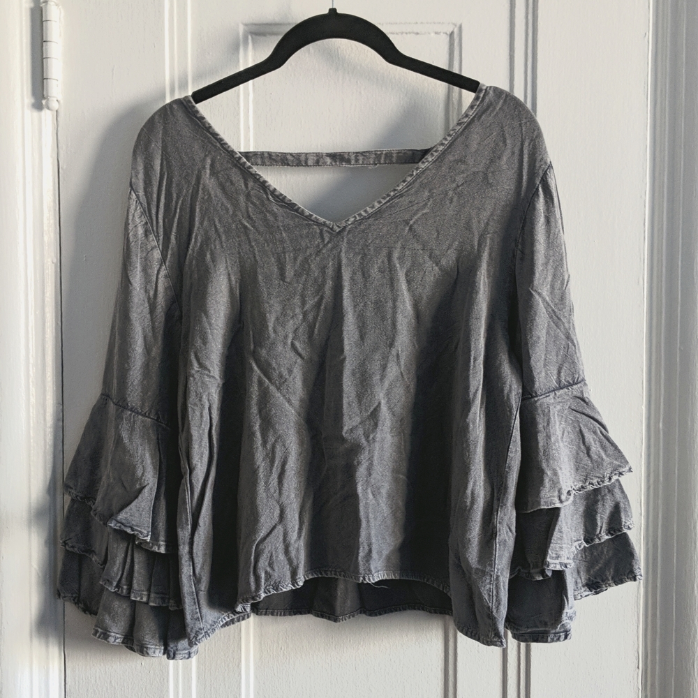 Style Envy Dusty Blue Ruffled Bolero Sleeves Short Top. Size Large